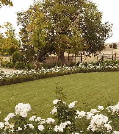 Hotel Caserio De Lobones 5*